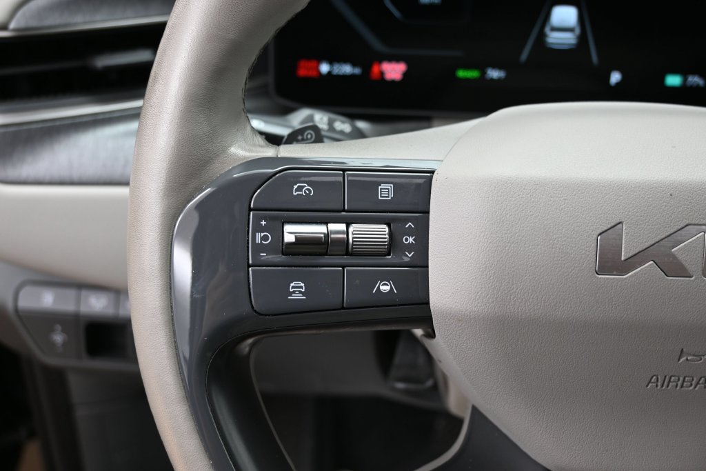 Used 2024 Kia EV9 Wind AWD/4WD image 21