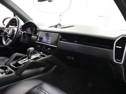 Used 2019 Porsche Cayenne AWD/4WD image 34