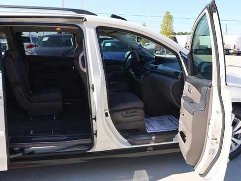 Used 2016 Honda Odyssey EX-L image 17