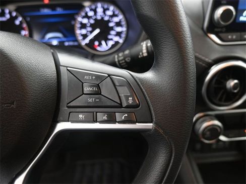 Used 2024 Nissan Sentra SV image 7