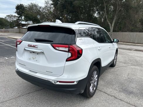 Used 2023 GMC Terrain SLT image 3
