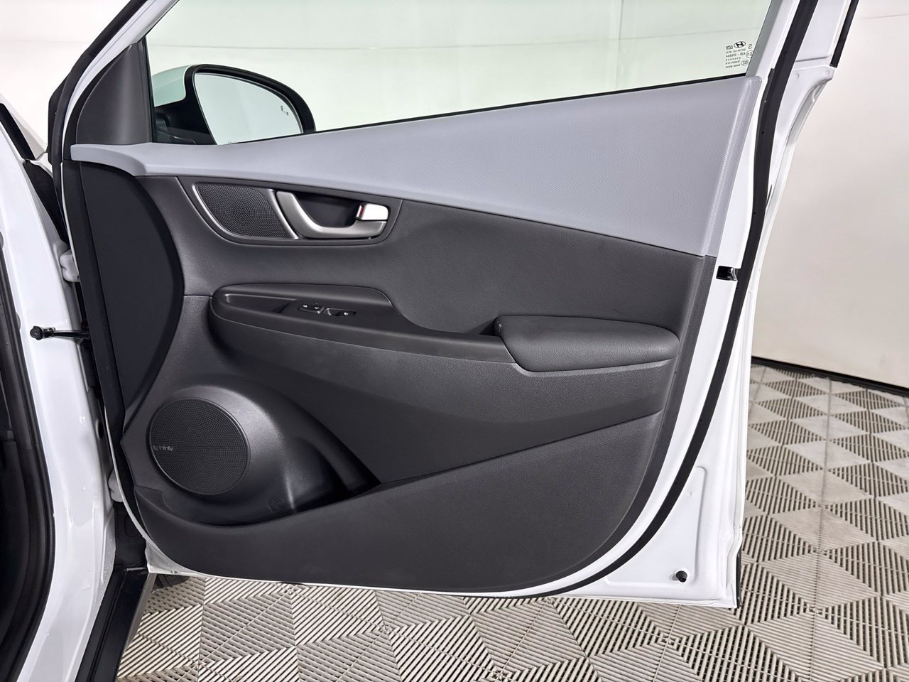 Used 2019 Hyundai Kona Ultimate FWD image 29