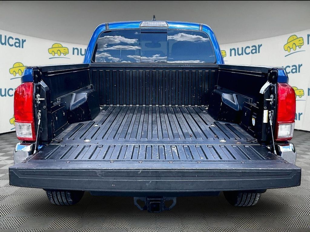 Used 2017 Toyota Tacoma TRD Off-Road w/ Tow Package AWD/4WD image 31