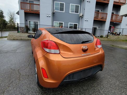 Used 2016 Hyundai Veloster image 6