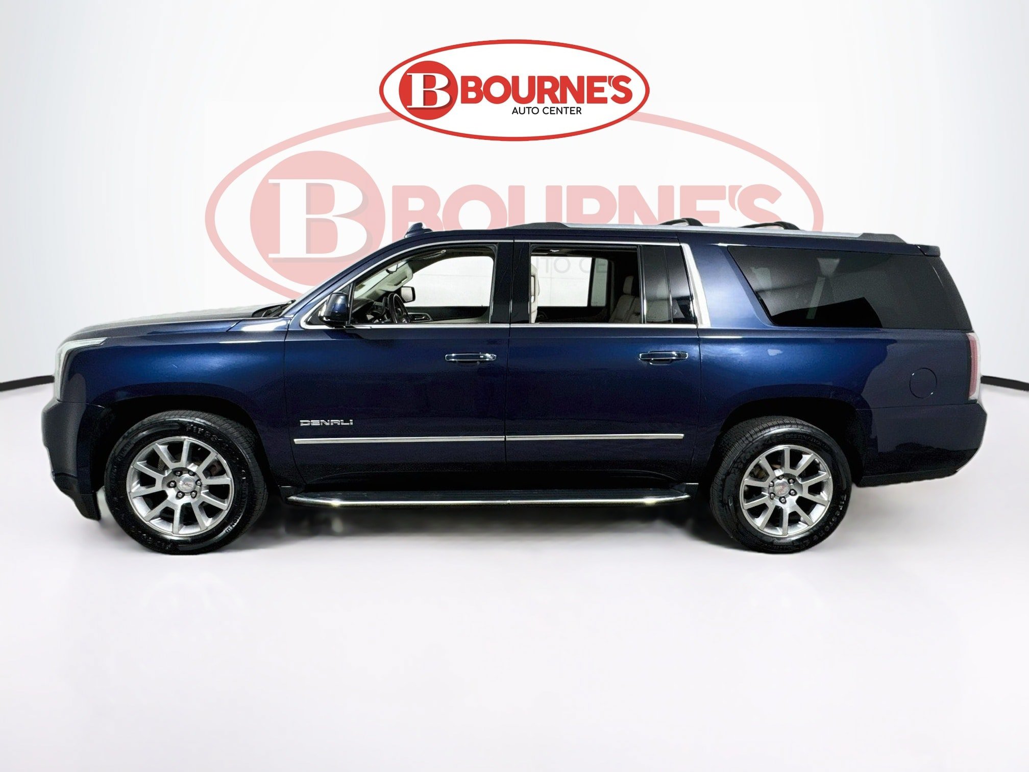 Used 2019 GMC Yukon XL Denali w/ Open Road Package AWD/4WD image 9
