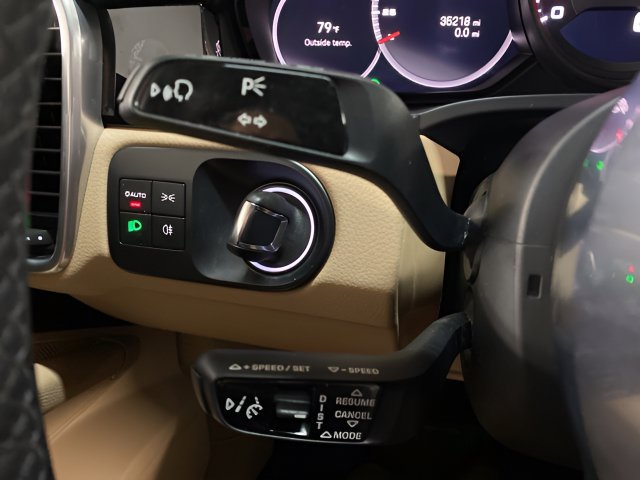 Used 2023 Porsche Cayenne AWD/4WD image 36