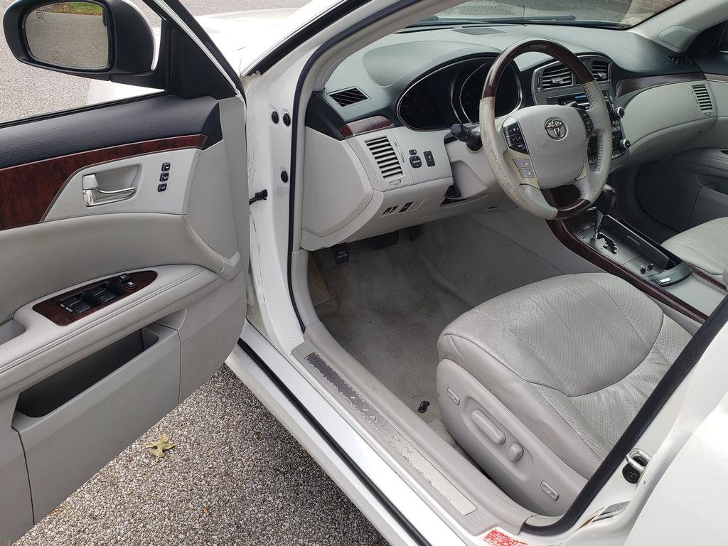 Used 2011 Toyota Avalon Limited FWD image 8