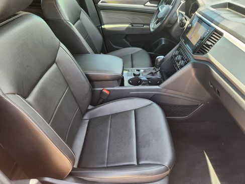 Used 2022 Volkswagen Atlas SEL R-Line AWD/4WD image 17