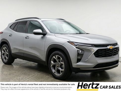 Used 2025 Chevrolet Trax LT w/ LT Convenience Package image 1