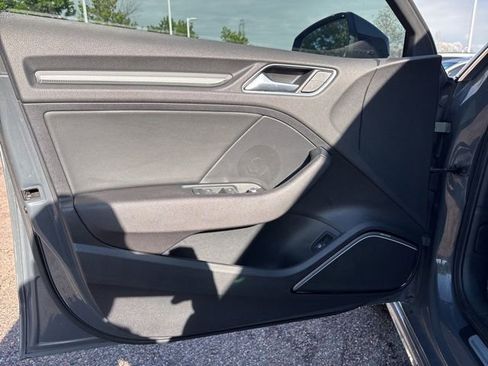 Used 2018 Audi A3 e-tron Prestige FWD image 7