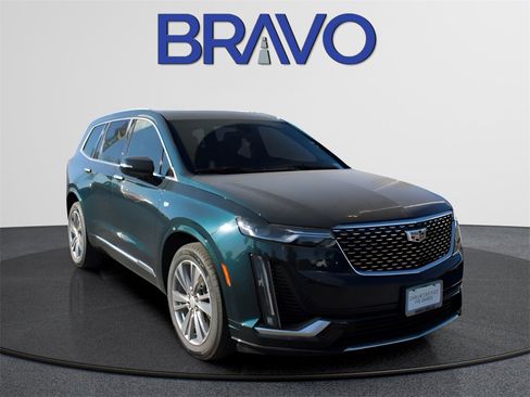 Used 2025 Cadillac XT6 Premium Luxury image 2