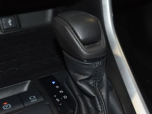 Used 2021 Toyota RAV4 LE AWD/4WD image 14