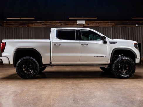 Used 2024 GMC Sierra 1500 Denali Ultimate AWD/4WD image 11