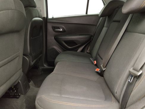 Used 2020 Chevrolet Trax LS w/ LPO, Cargo Package FWD image 18