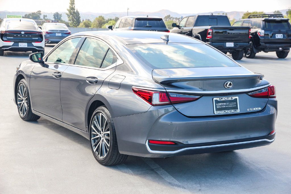 Certified 2025 Lexus ES 300h w/ Premium Package FWD image 7