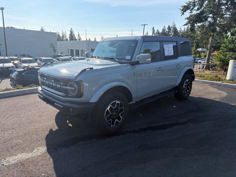 Used 2024 Ford Bronco Outer Banks AWD/4WD image 2