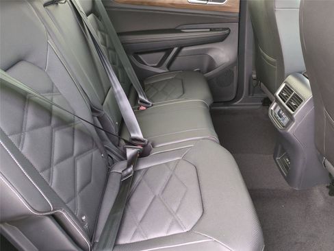 New 2026 Volkswagen Atlas SE image 18