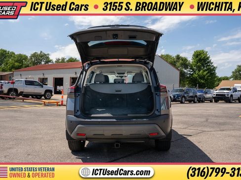 Used 2023 Nissan Rogue SV FWD image 5
