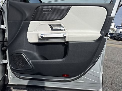 Certified 2022 Mercedes-Benz GLB 250 4MATIC image 30