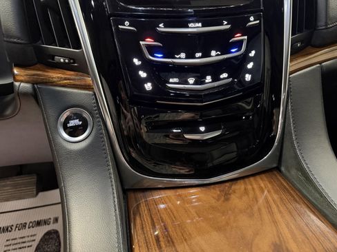 Used 2015 Cadillac Escalade ESV Luxury AWD/4WD image 15
