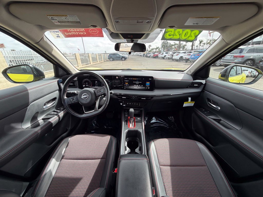 Certified 2025 Nissan Kicks SR FWD image 16