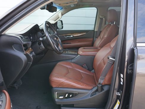 Used 2016 Cadillac Escalade Luxury image 15