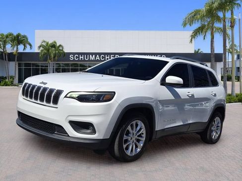 Used 2019 Jeep Cherokee Latitude w/ Popular Appearance Group FWD image 3