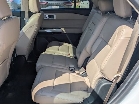 Used 2021 Ford Explorer Limited w/ Equipment Group 301A AWD/4WD image 11