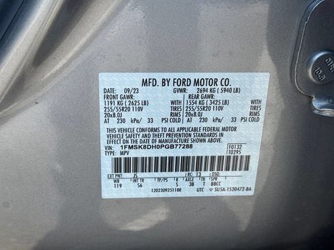 Used 2023 Ford Explorer XLT w/ Equipment Group 202A AWD/4WD image 27