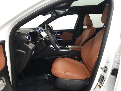 Certified 2026 Mercedes-Benz GLC 300 4MATIC image 8