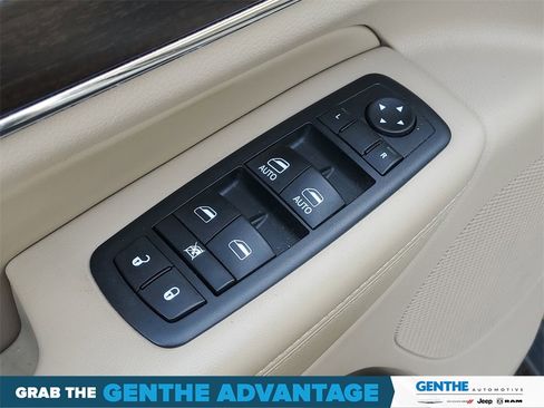 Used 2014 Jeep Grand Cherokee Limited w/ Trailer Tow Group IV image 12