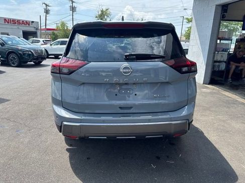 Used 2024 Nissan Rogue SL AWD/4WD image 3