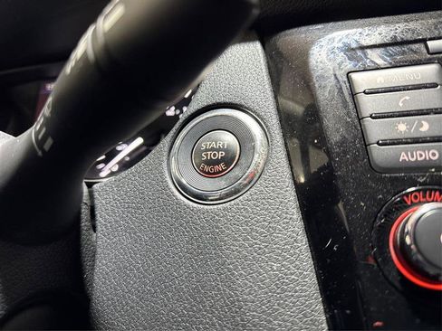 Used 2019 Nissan Rogue SV image 29