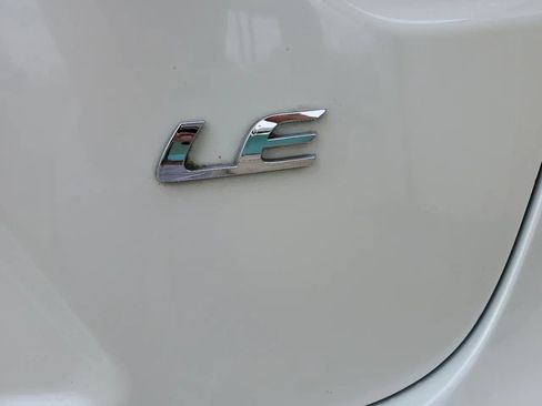 Used 2020 Toyota Corolla LE image 9