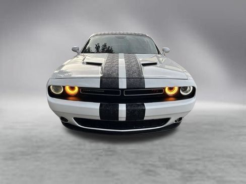 Used 2016 Dodge Challenger R/T Plus RWD image 9