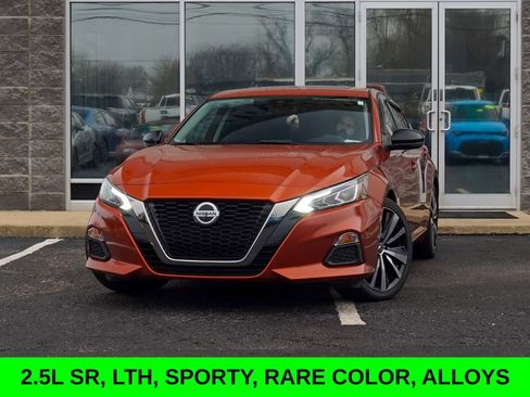 Used 2021 Nissan Altima 2.5 SR w/ SR Premium Package image 6