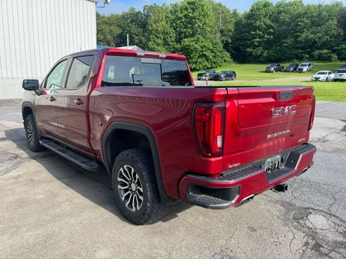 Used 2022 GMC Sierra 1500 AT4 w/ AT4 Preferred Package AWD/4WD image 8