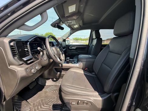 Used 2022 Chevrolet Silverado 1500 LTZ AWD/4WD image 12
