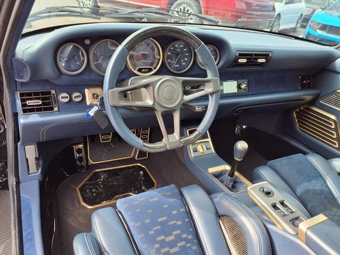 Used 1990 Porsche 911 Carrera RWD image 12