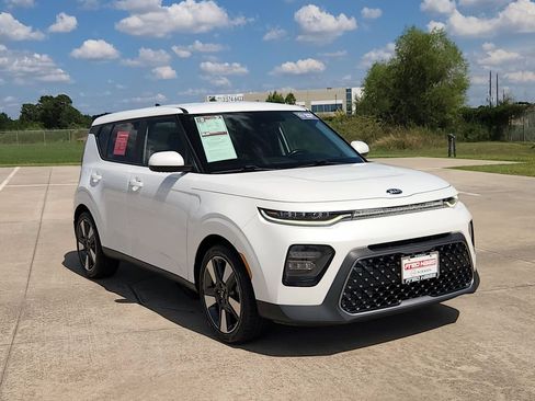 Used 2020 Kia Soul EX w/ Option Group 015 FWD image 3