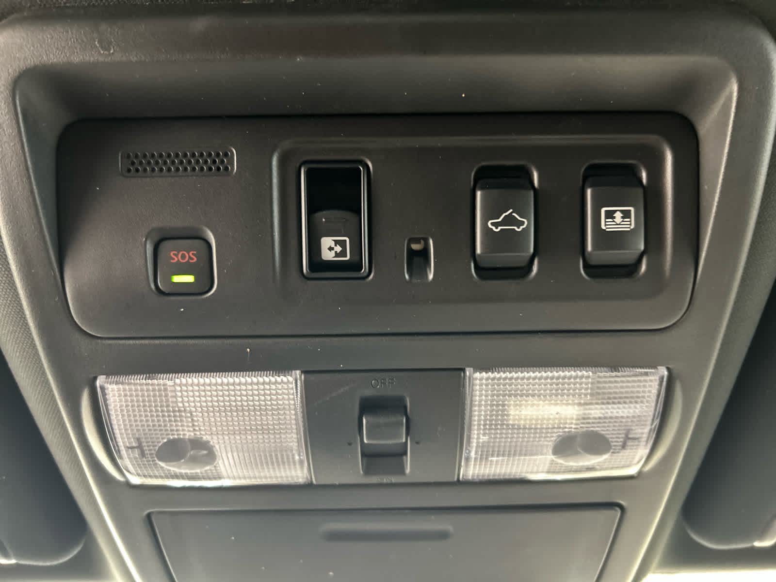 Used 2024 Nissan Titan PRO-4X w/ Pro-4x Convenience Package AWD/4WD image 6