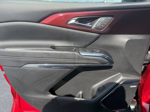Used 2025 Chevrolet Traverse RS w/ LPO, Cargo Package FWD image 55