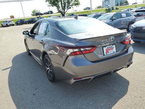 Certified 2024 Toyota Camry SE FWD image 3