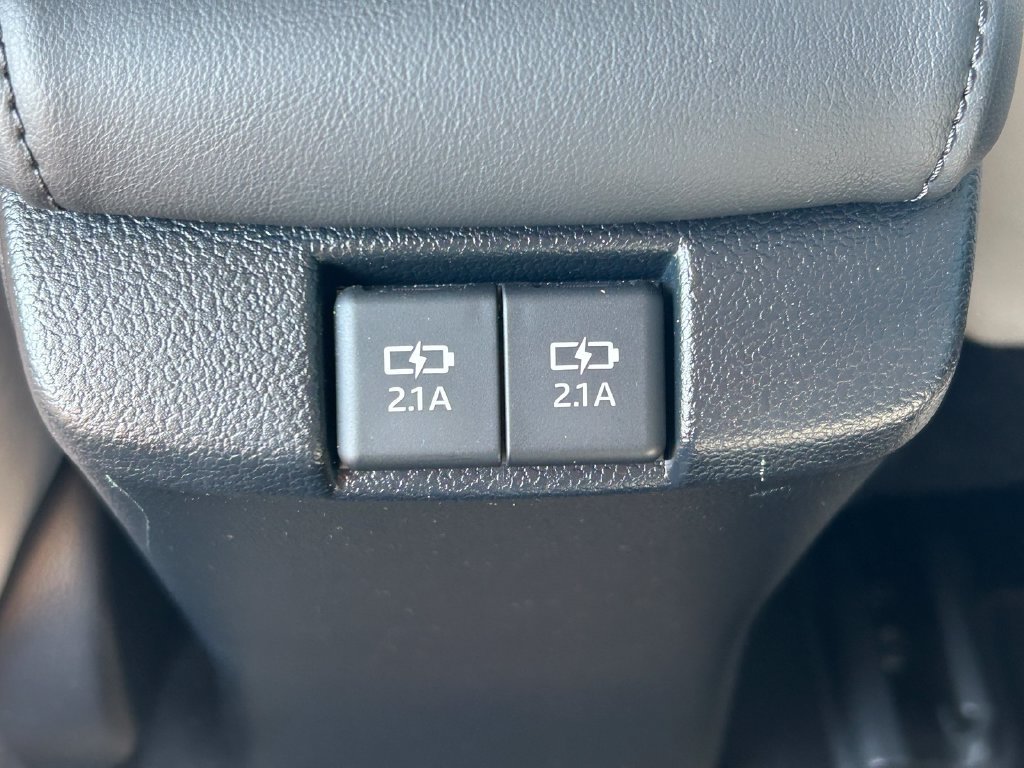 Used 2020 Toyota Prius XLE FWD image 20