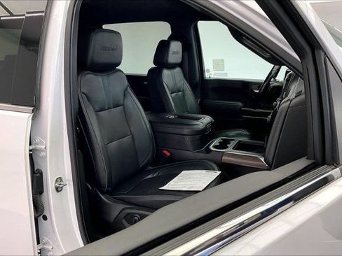 Used 2022 Chevrolet Silverado 2500 High Country w/ Safety Package II AWD/4WD image 6