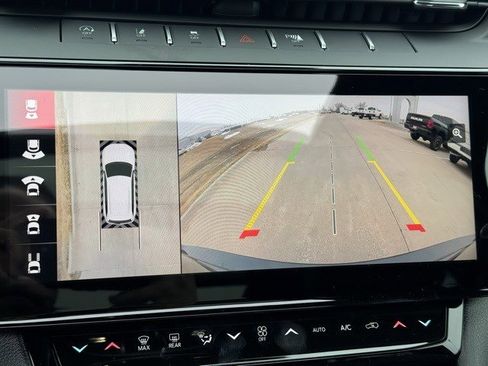 New 2026 Jeep Grand Cherokee Limited w/ Luxury Tech Group II image 21