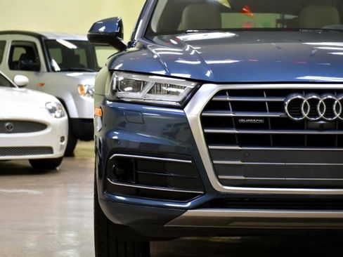 Used 2018 Audi Q5 Prestige w/ Prestige Package image 4