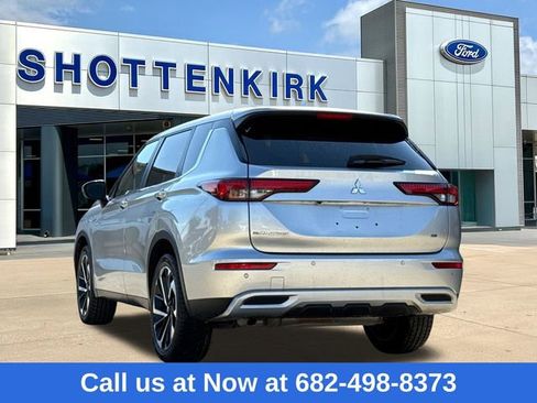 Used 2024 Mitsubishi Outlander SE Black Edition image 6