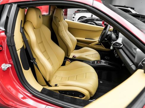 Used 2014 Ferrari 458 Spider RWD image 39