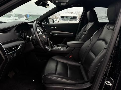 Used 2023 Cadillac XT4 Premium Luxury image 15